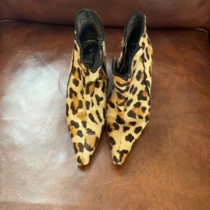 Costa Blanco high heeled boots. Size 7 M. Animal print.
